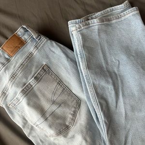 NWOT Ultra High Rise Mom Jean